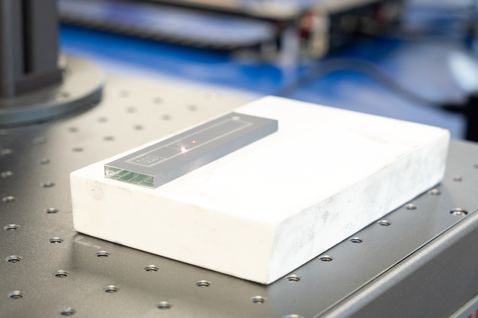 Laserový značící sprej WEICON | Speciální sprej pro zvýšení kontrastu laserového gravírování