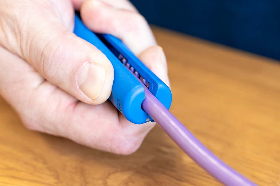 Profibus kabelové kleště No. 2 | Stripping tool for e.g. shielded Profibus data cables
