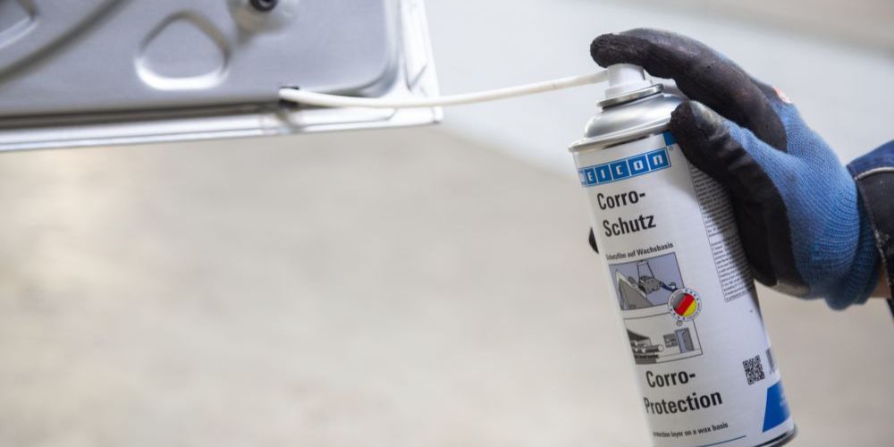 spray, corrosion protection, rust prevention, aerosol, glove