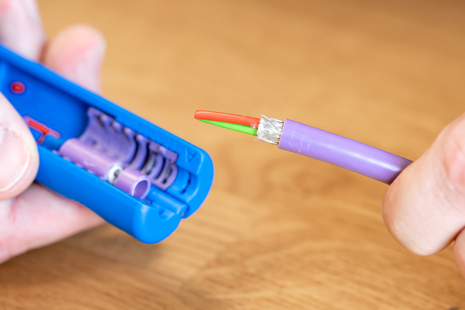 Profibus kabelové kleště No. 2 | Stripping tool for e.g. shielded Profibus data cables