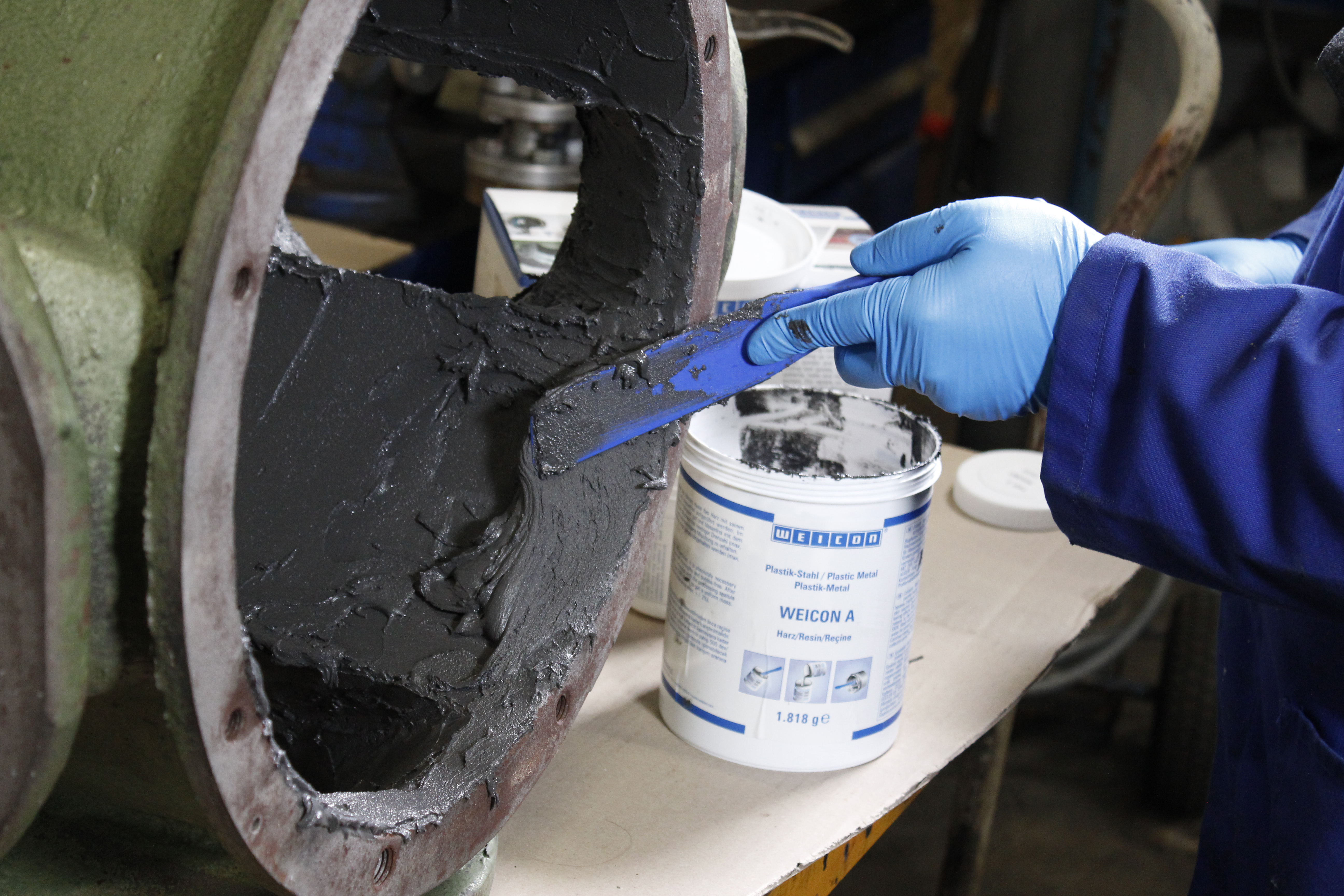 WEICON A | Systém epoxidové pryskyřice plněný ocelí pro opravy a vyplňování spár Certifikace DNV
